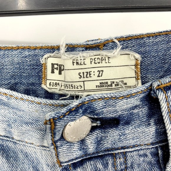 Free People Size 27 Lacey Stilt Distressed Jeans Crochet Button Fly Light Wash‎ - Picture 6 of 10